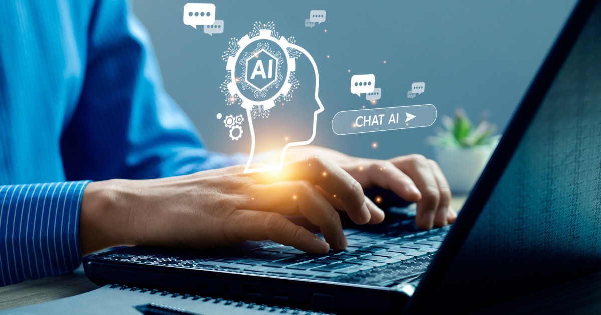 Persona de negocios usando inteligencia artificial para tomar decisiones